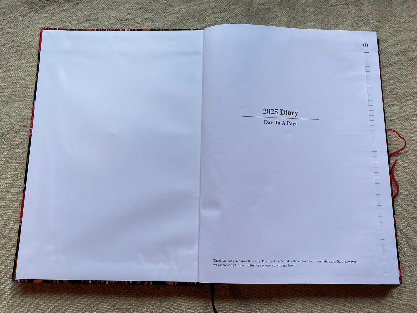 2025 Diaries : A4 Day-to-Page - Red and Blue Gumnuts