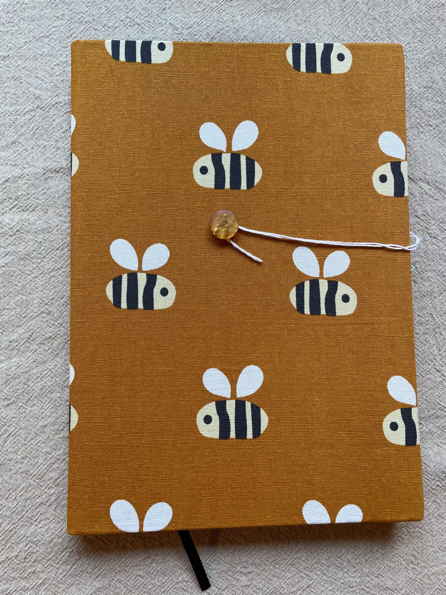 2025 Diaries : A4 Day-to-Page - Bees on Mustard