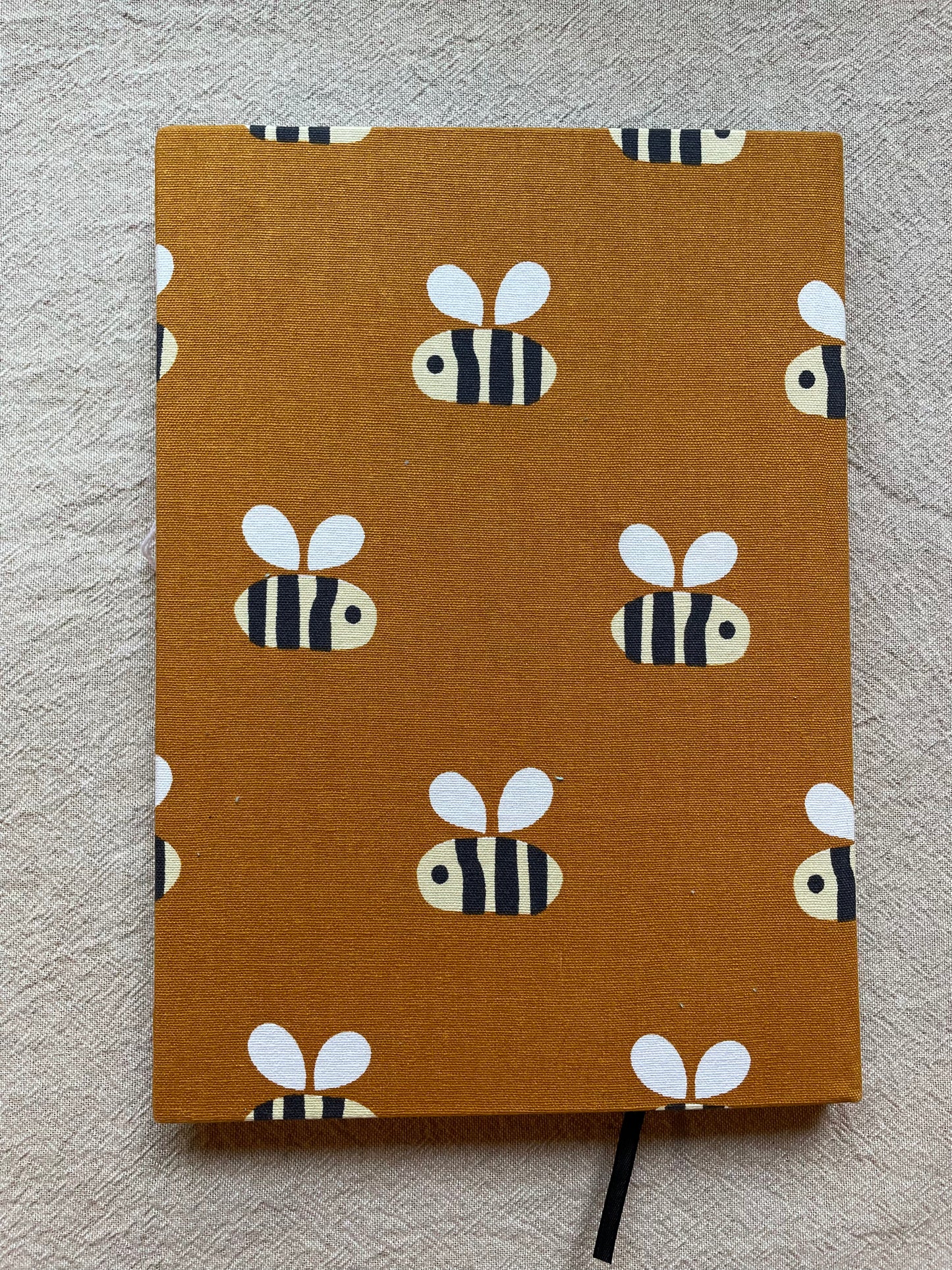 2025 Diaries : A4 Day-to-Page - Bees on Mustard