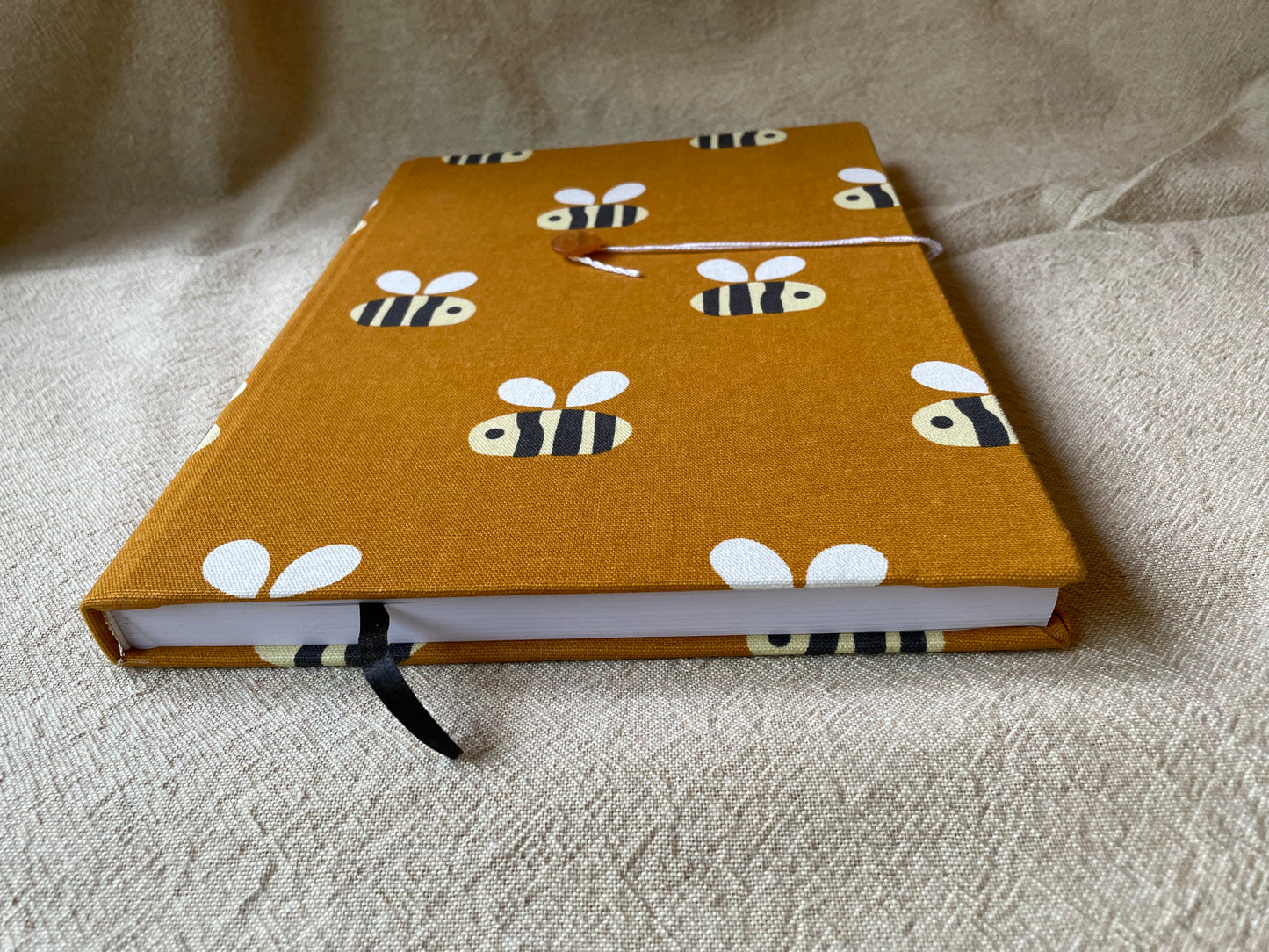 2025 Diaries : A4 Day-to-Page - Bees on Mustard